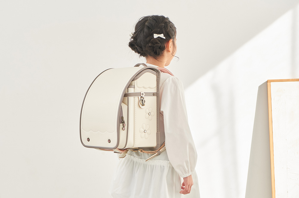 シャルマンダスティアンティーク